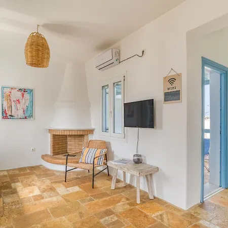 Comfy House In Paros